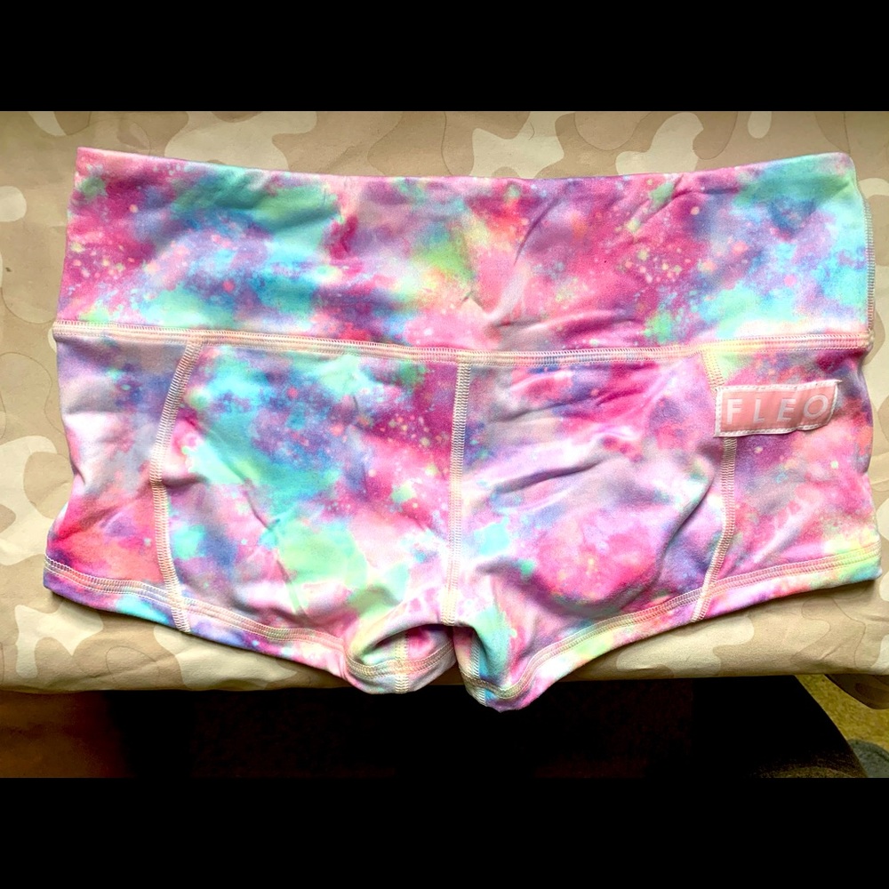 Fleo Low Rise Contour Style Shorts